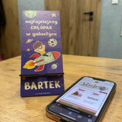 Podstawka na telefon na Dzień Chłopaka z imieniem