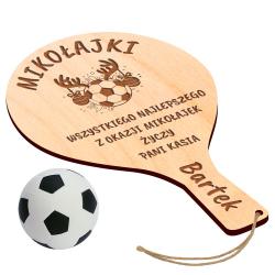 Drewniana paletka z piłką z imieniem na Mikołajki