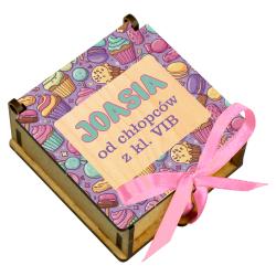 Pudełko na słodycze z imieniem dziewczynki...