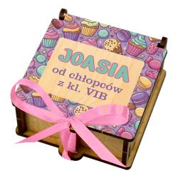 Pudełko na słodycze z imieniem dziewczynki...