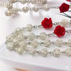 Różaniec perełkowy różyczki czerwone medalik krzyż