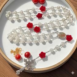 Różaniec perełkowy różyczki czerwone medalik krzyż