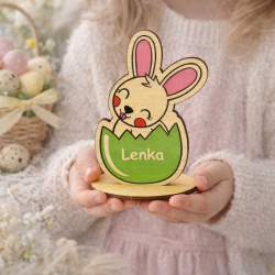 Wielkanocny zając w jajku w formie pisanki z...