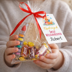 Zestaw na Wielkanoc: cukierki, kredki i pisanka...