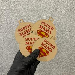 Drewniany medal na Dzień Mamy – prezent z...