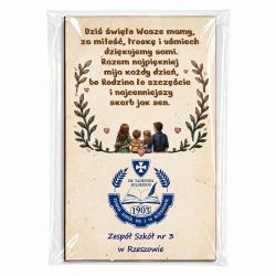 Bilecik z dedykacją o rodzinie logo szkoły...