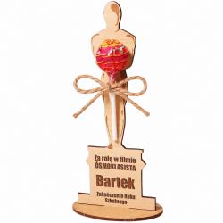 Statuetka Oskar z imieniem ucznia na lizaka...
