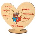 Prezent drewniana statuetka dla super babci serce z wizerunkiem bohaterki na Dzień Babci
